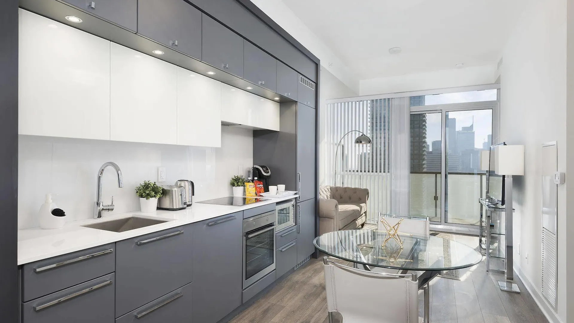 Diamond Vacation Homes - Eaton Centre Toronto Apartment