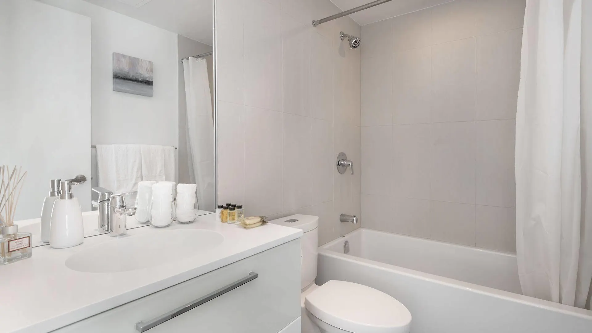 Diamond Vacation Homes - Eaton Centre Toronto